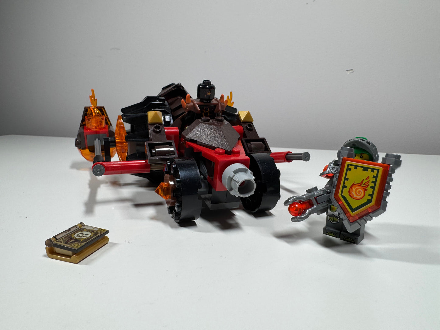 LEGO® 70313 Nexo Knights - Lawowy rozłupywacz Moltora
