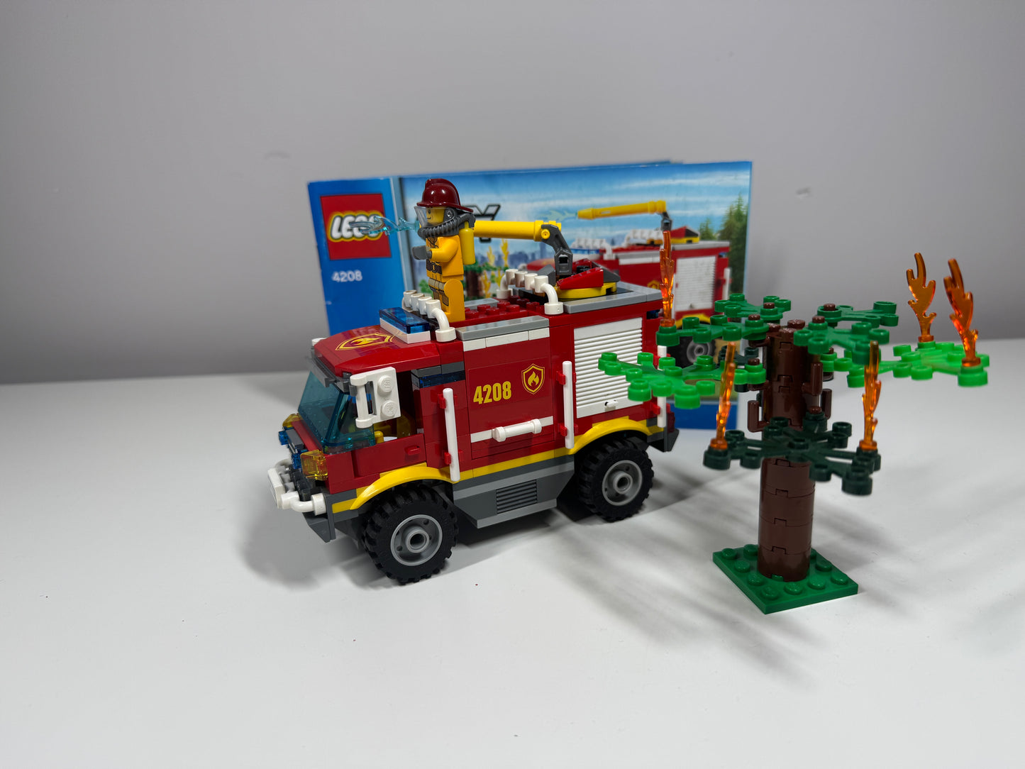 LEGO® 4208 City - Terenowy wóz strażacki