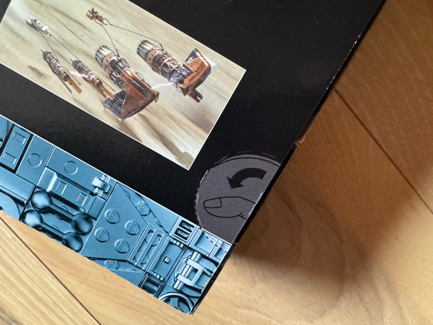 LEGO® 75380 Star Wars - Diorama: Wyścig ścigaczy w Mos Espa