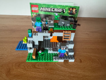 LEGO® 21141 Minecraft - Jaskinia zombie
