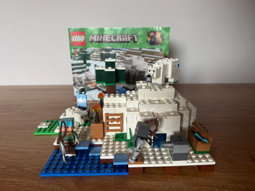 LEGO® 21142 Minecraft - Igloo niedźwiedzia polarnego
