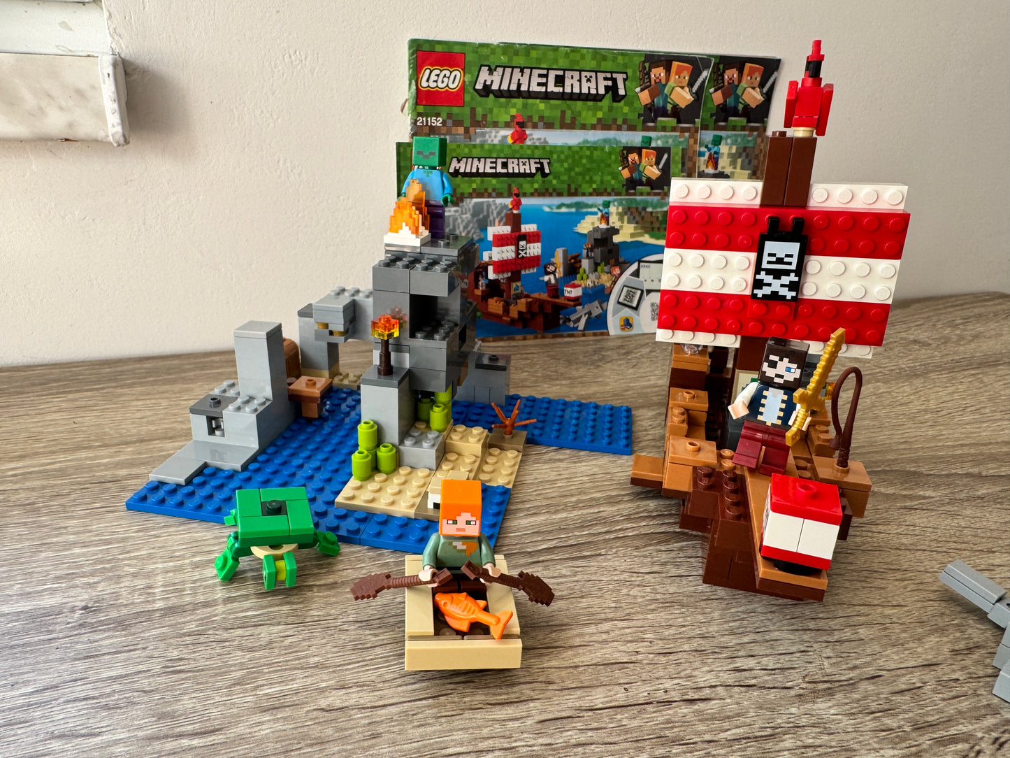 LEGO® 21152 Minecraft - Przygoda na statku pirackim