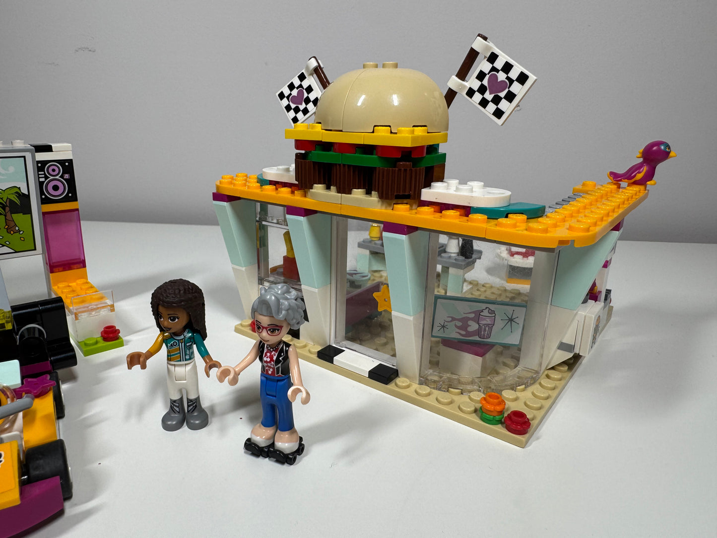LEGO® 41349 Friends - Wyścigowa restauracja