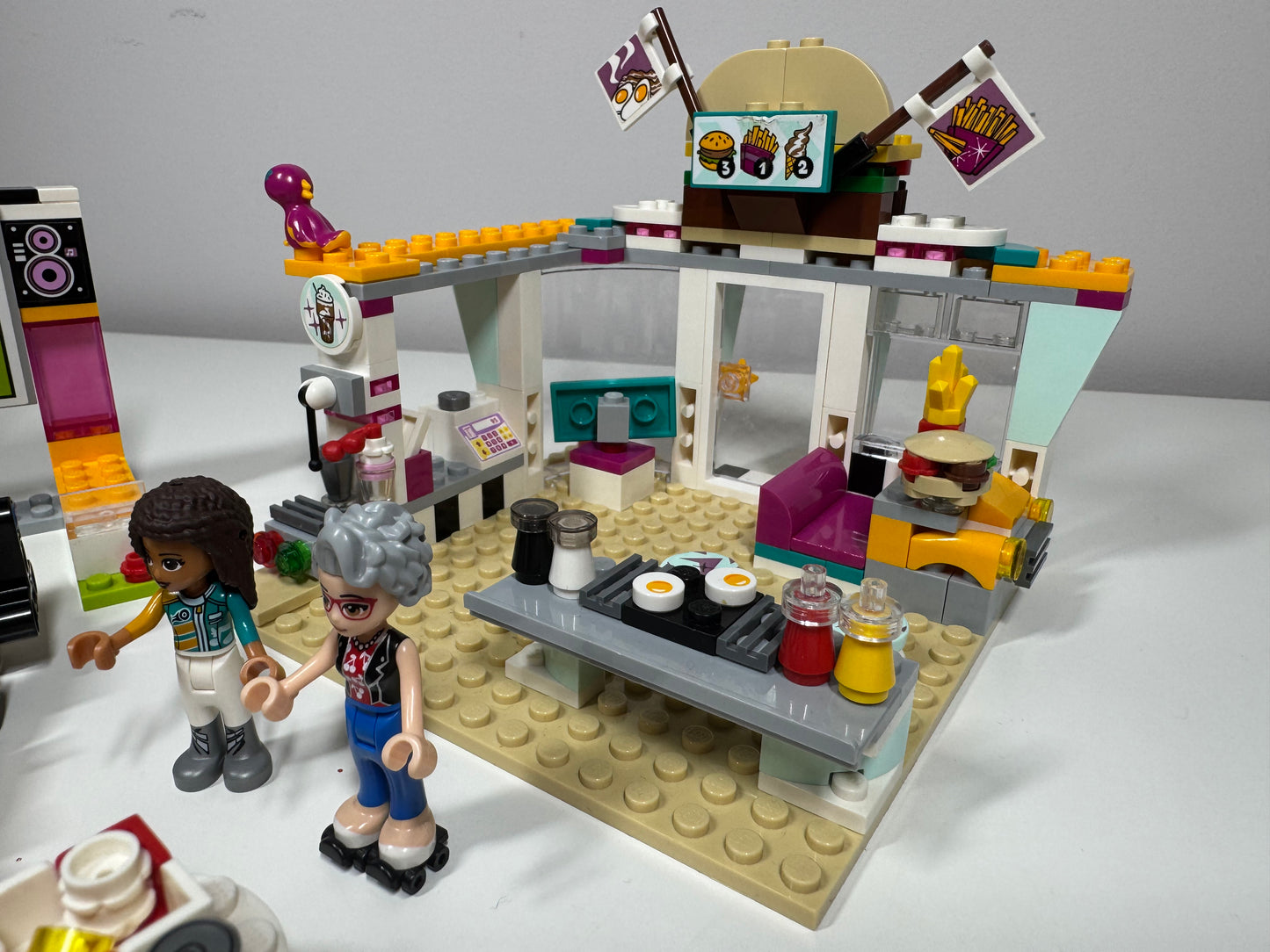 LEGO® 41349 Friends - Wyścigowa restauracja