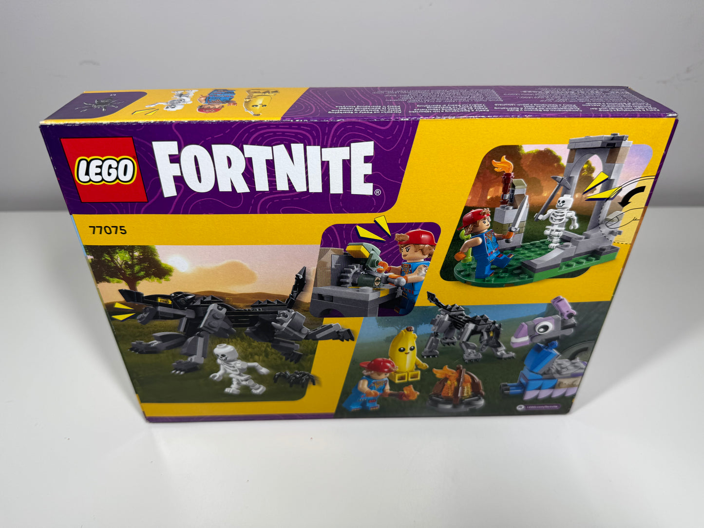 LEGO® 77075 Fortnite - Skórek i Iskra oraz obóz