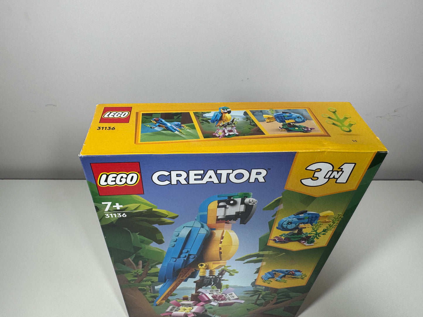 LEGO® 31136 Creator 3w1 - Egzotyczna papuga