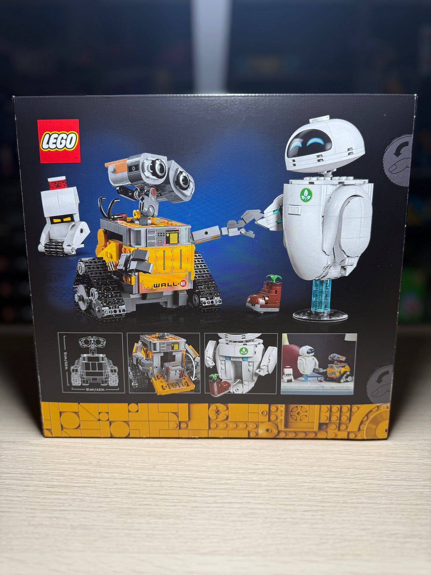 LEGO® 43279 Disney - WALL-E i EWA