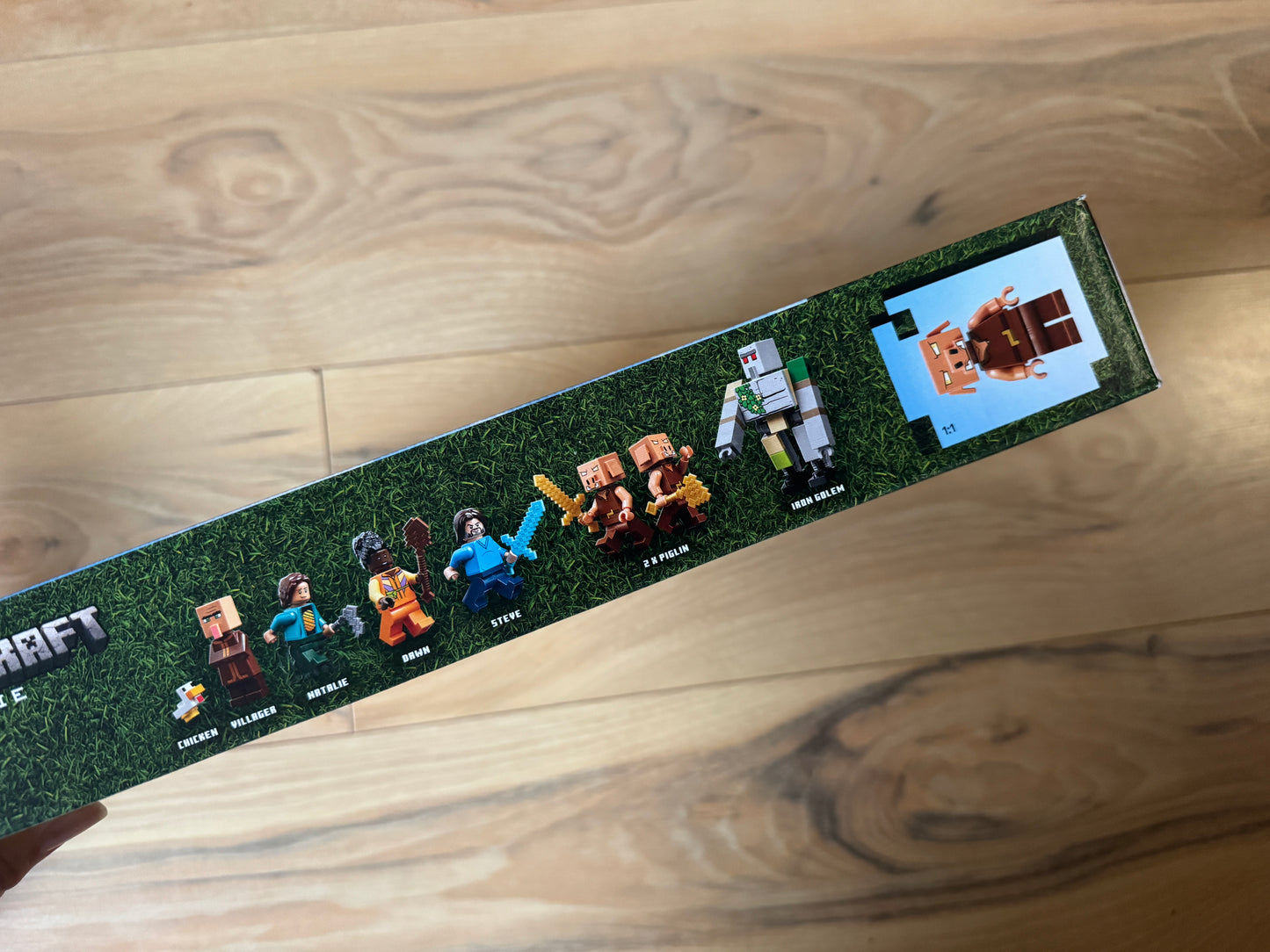 LEGO® 21273 Minecraft - Atak balonowego Ghasta na wioskę