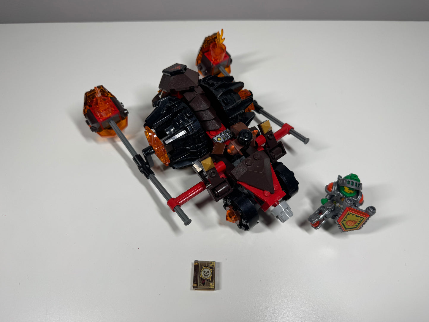 LEGO® 70313 Nexo Knights - Lawowy rozłupywacz Moltora