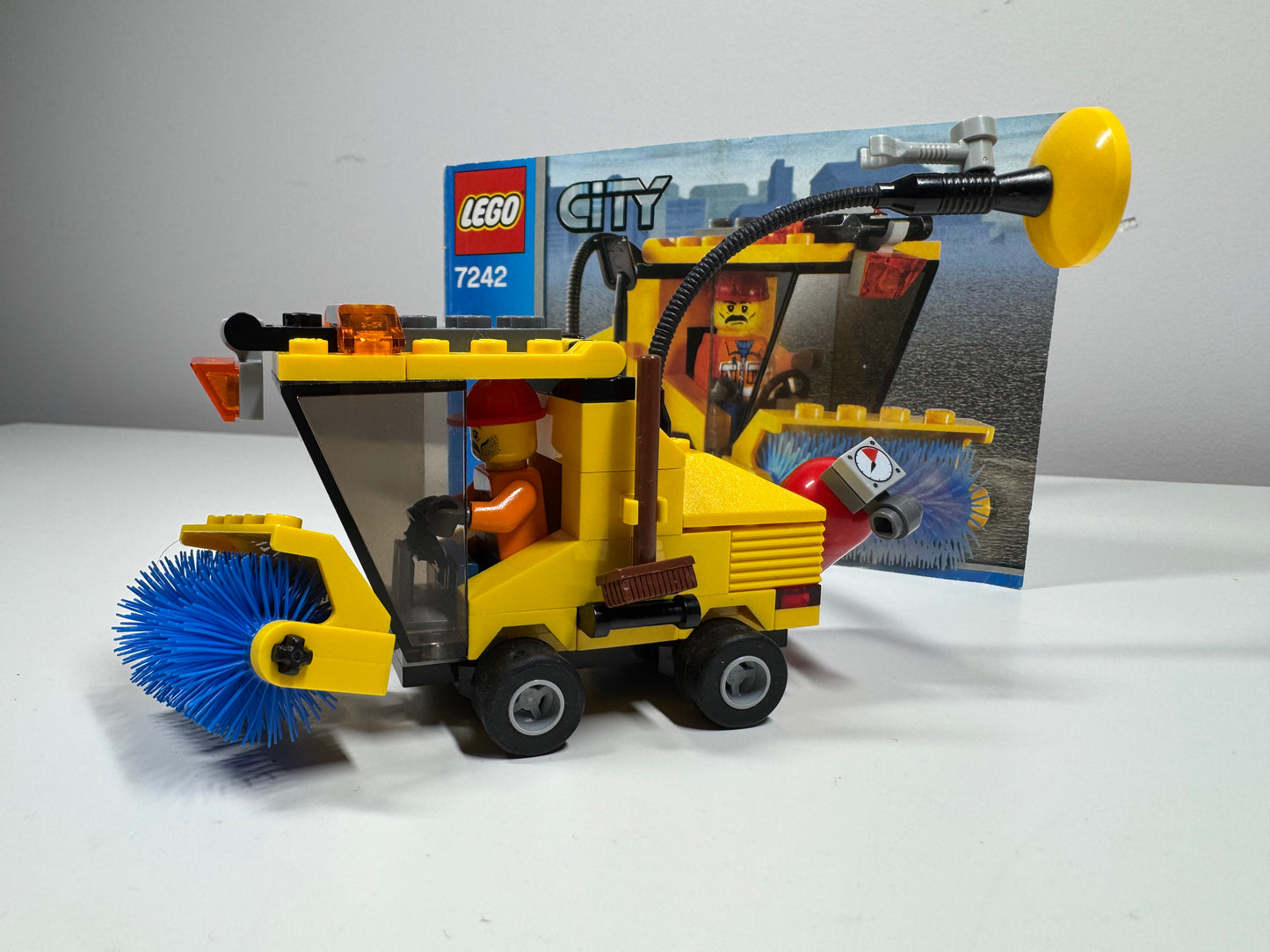 LEGO® 7242 City - Zamiatarka