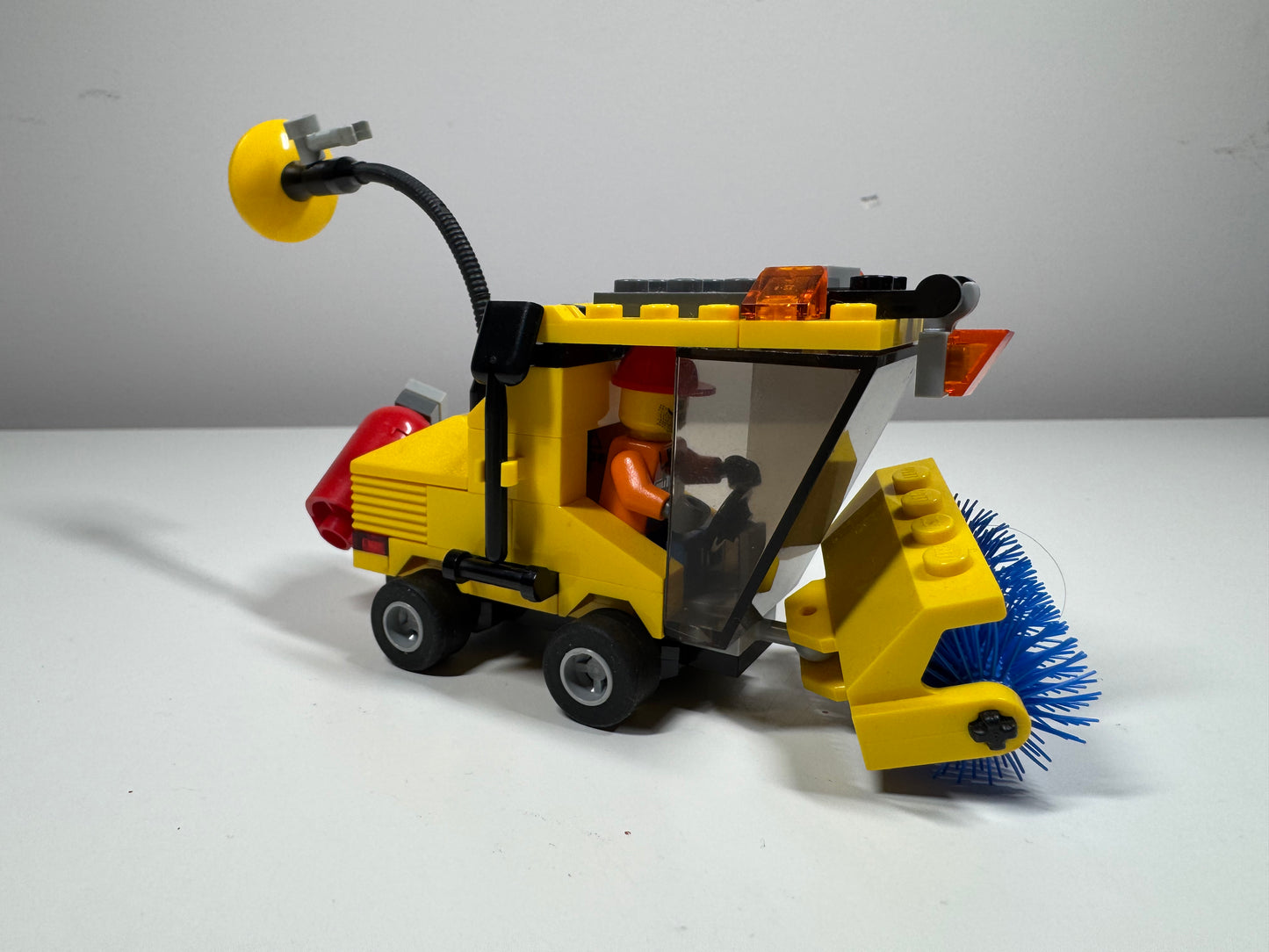 LEGO® 7242 City - Zamiatarka