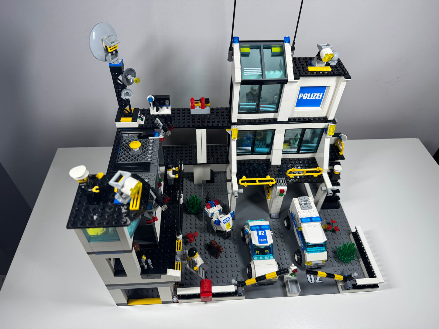 LEGO® 7744 City - Posterunek policji