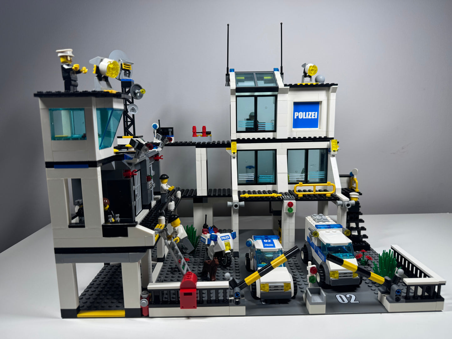 LEGO® 7744 City - Posterunek policji