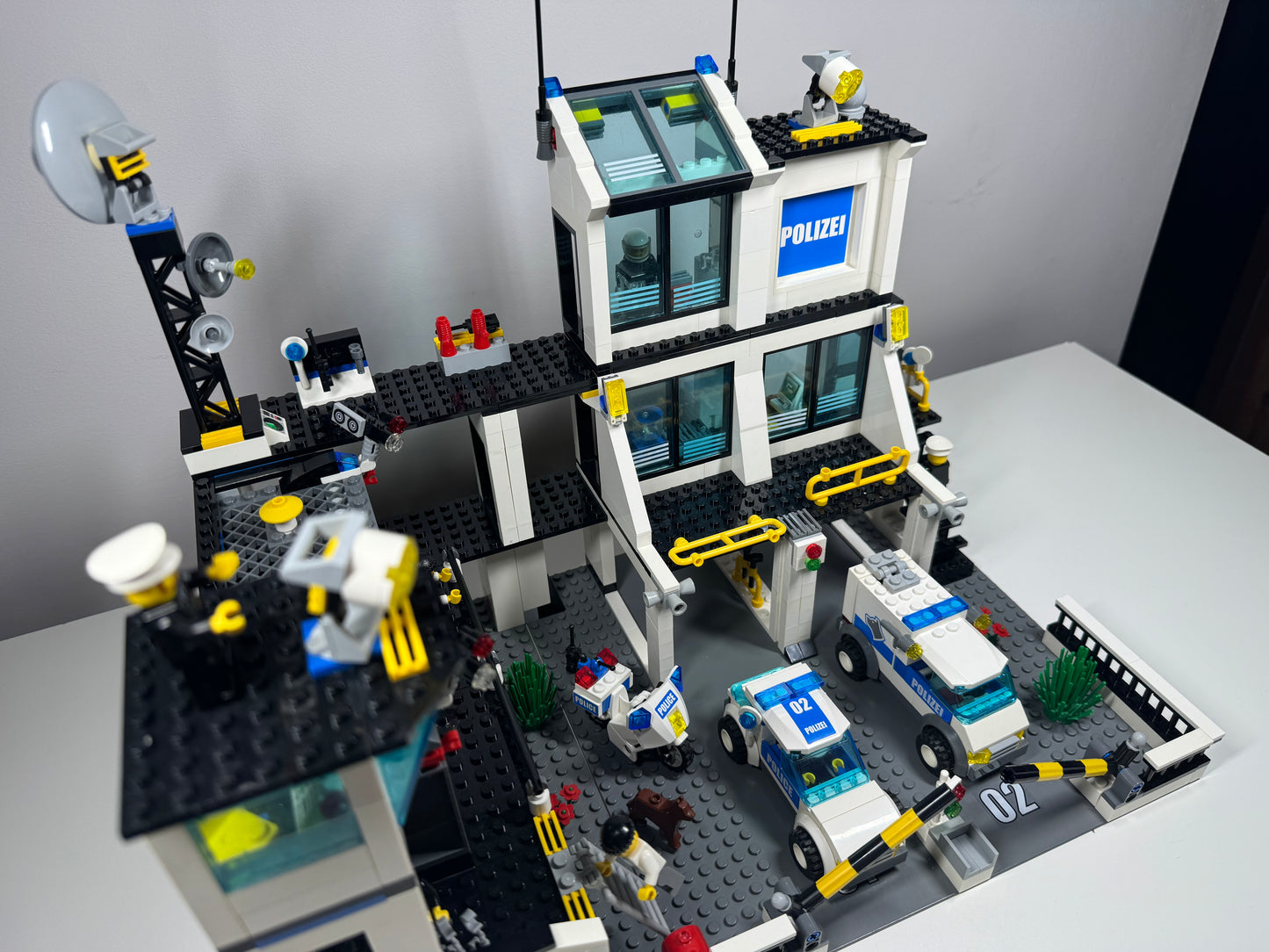 LEGO® 7744 City - Posterunek policji