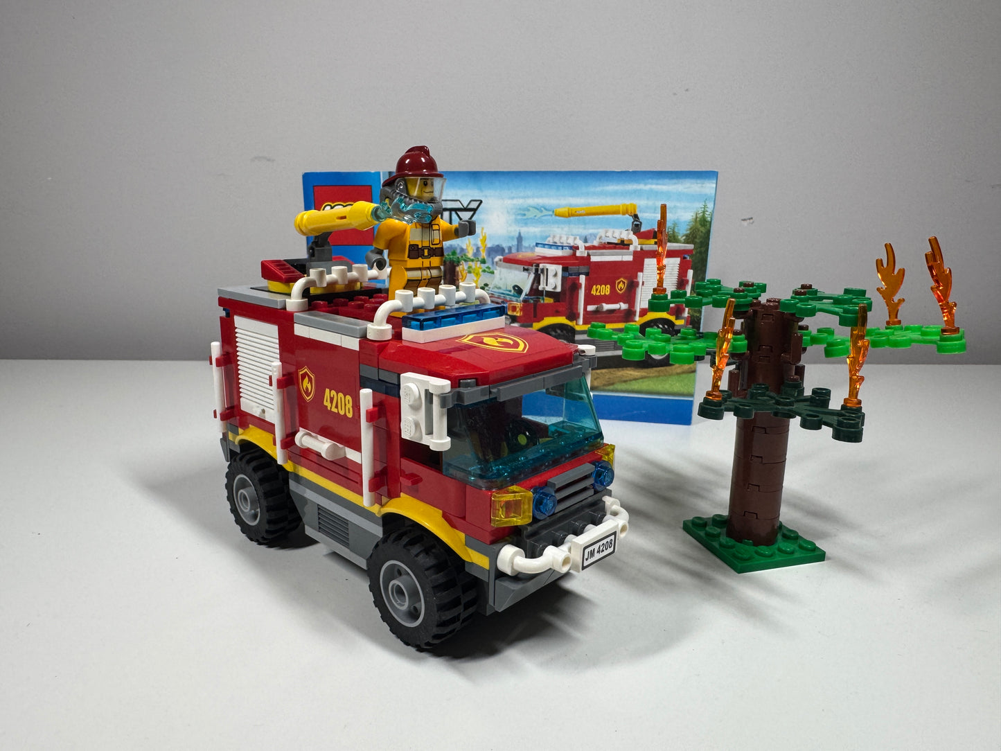 LEGO® 4208 City - Terenowy wóz strażacki