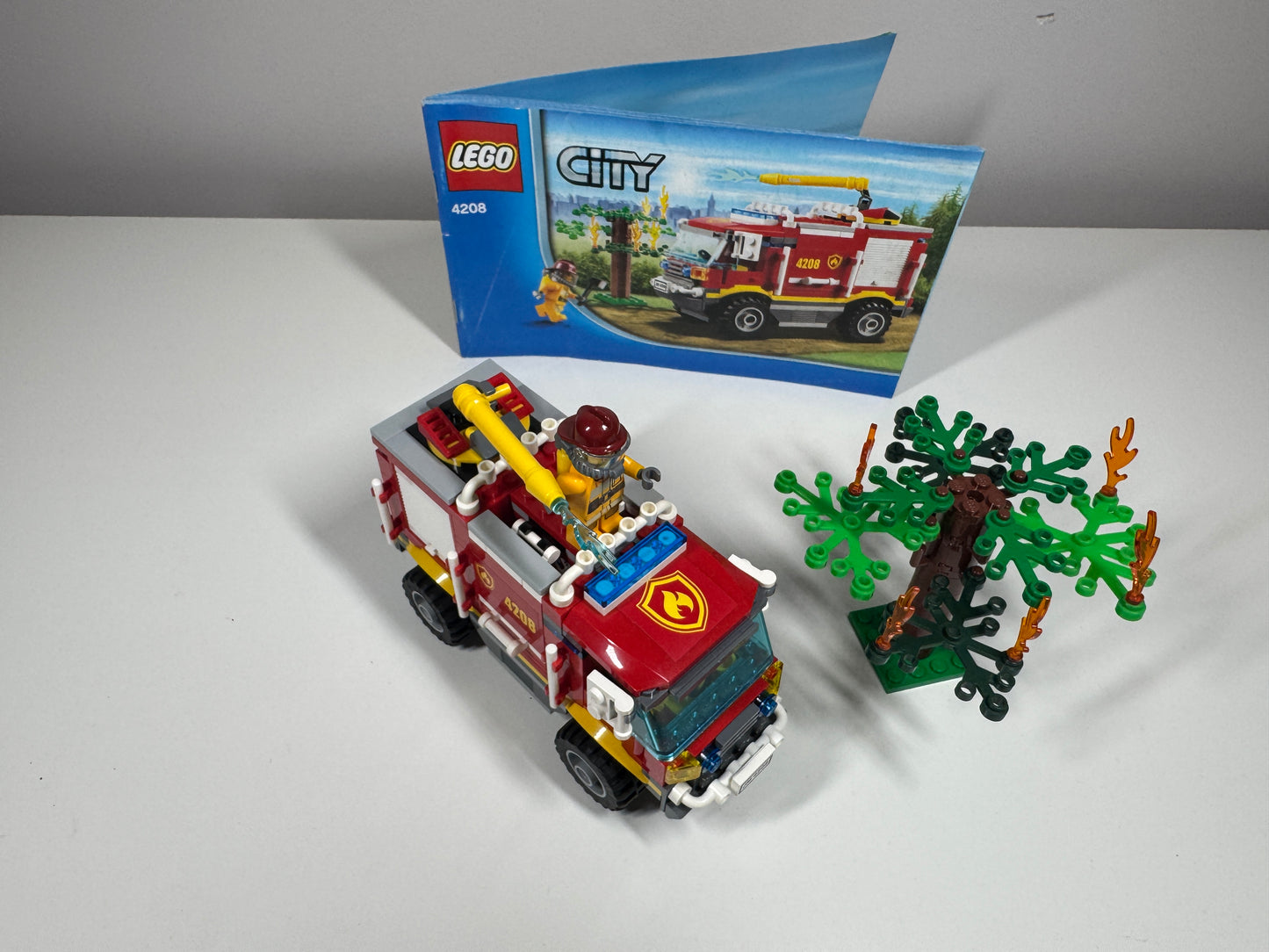 LEGO® 4208 City - Terenowy wóz strażacki