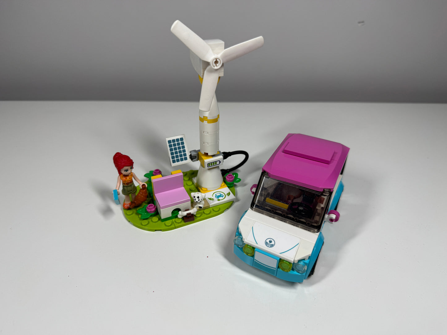 LEGO® 41443 Friends - Samochód elektryczny Olivii