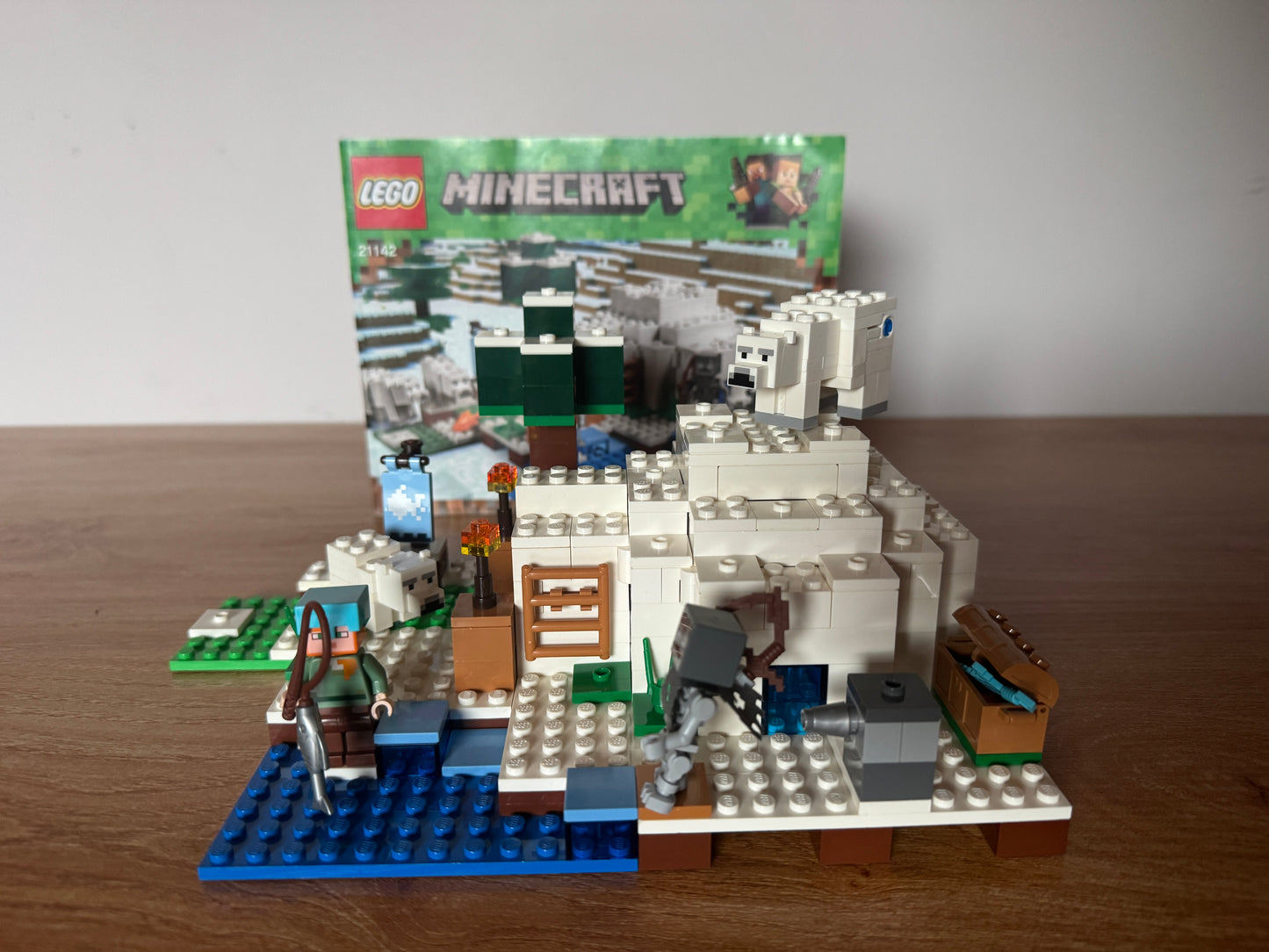LEGO® 21142 Minecraft - Igloo niedźwiedzia polarnego