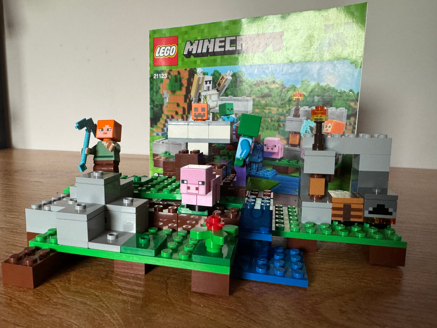 LEGO® 21123 Minecraft - Żelazny golem