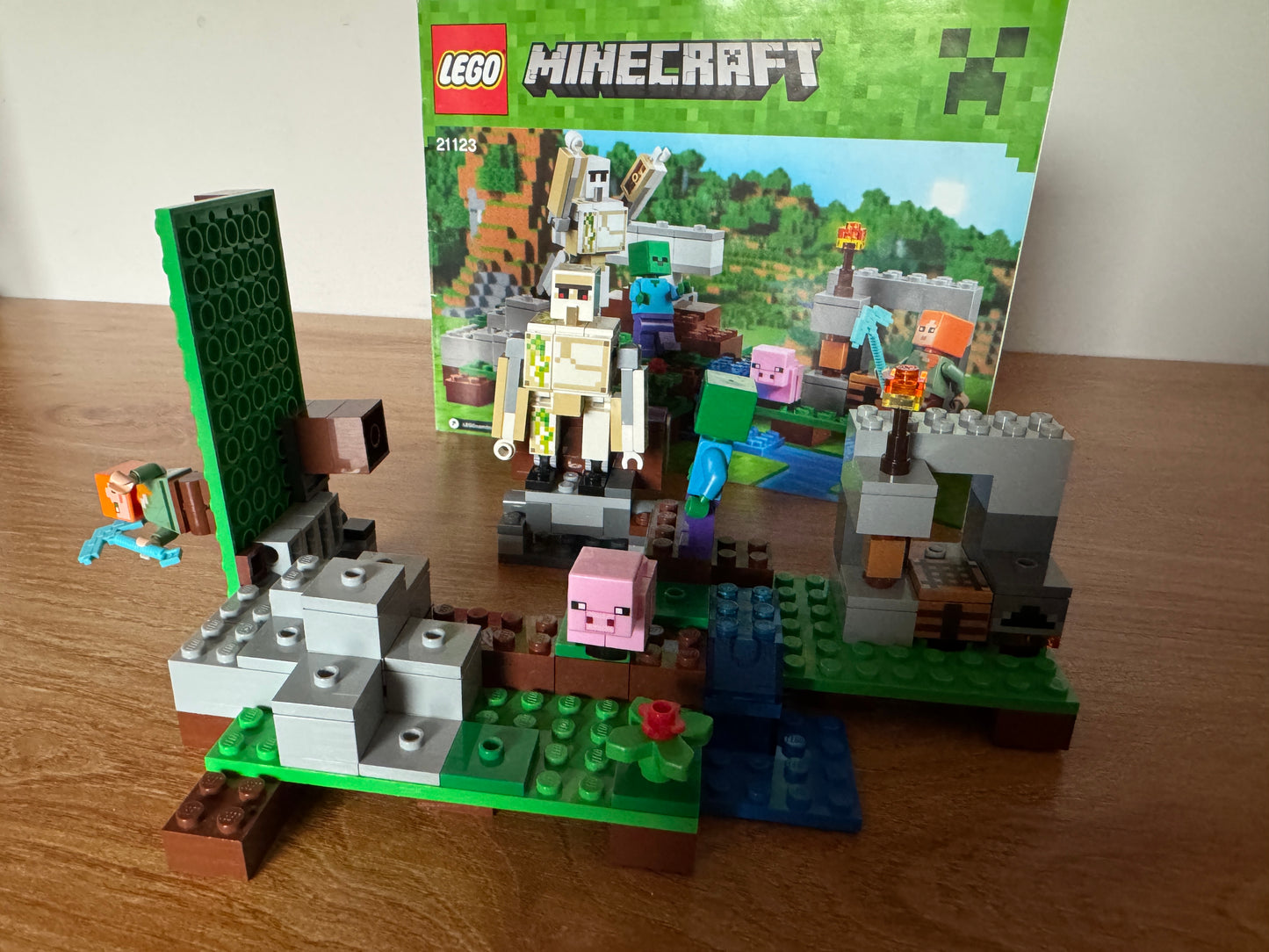 LEGO® 21123 Minecraft - Żelazny golem