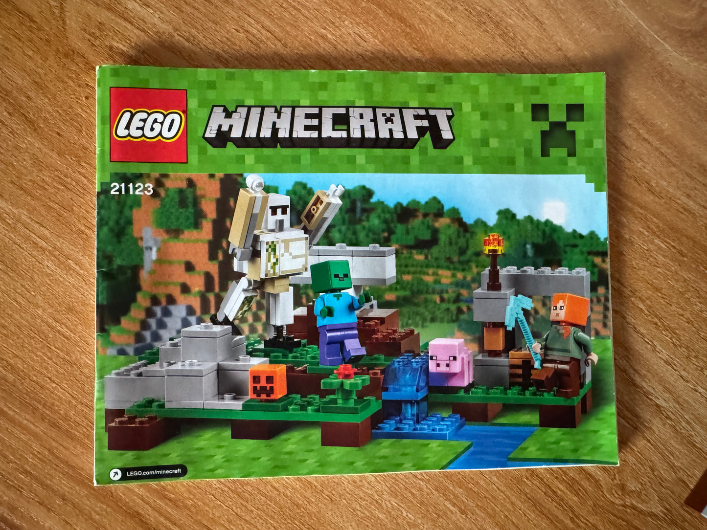 LEGO® 21123 Minecraft - Żelazny golem