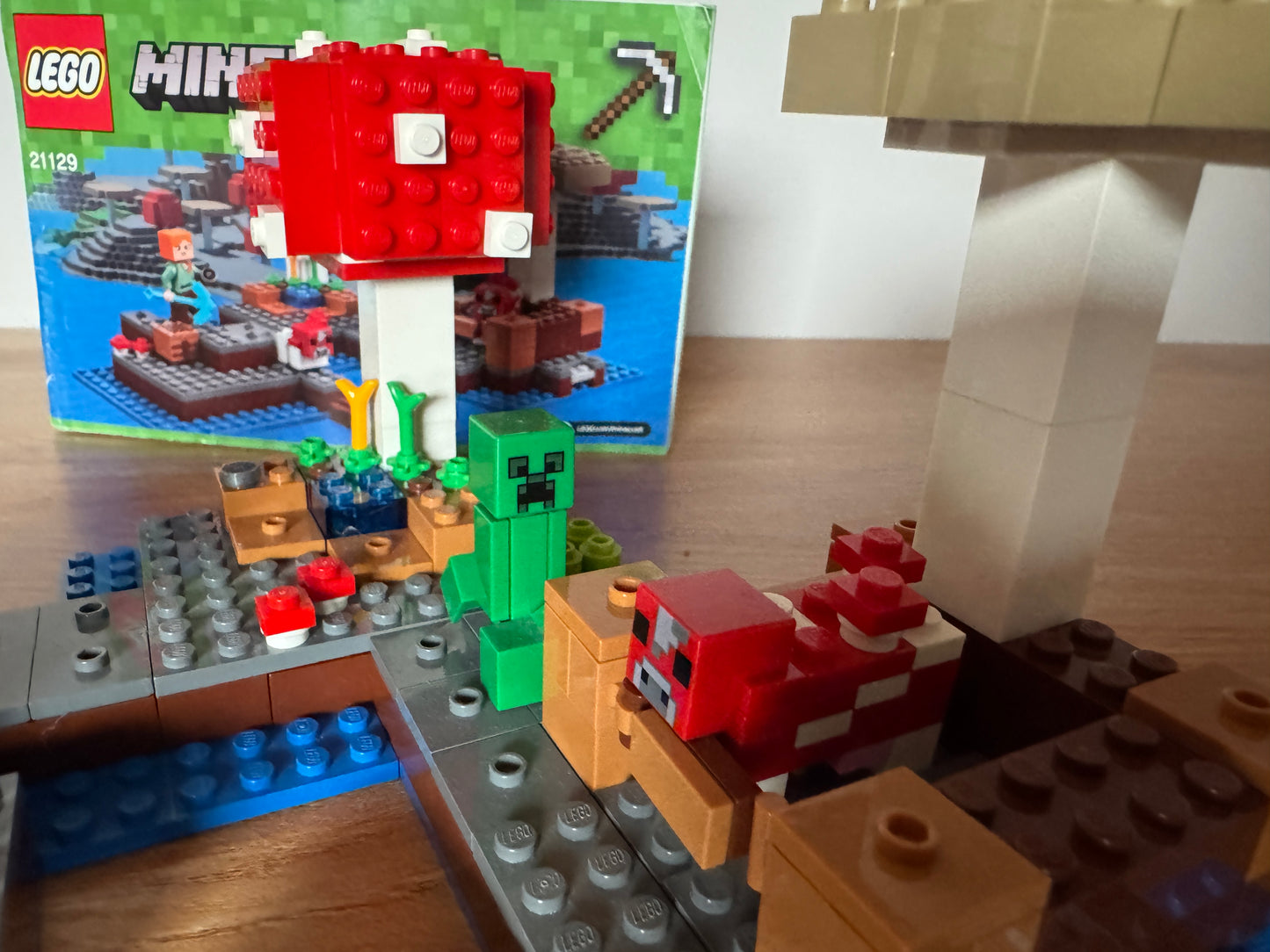 LEGO® 21129 Minecraft - Grzybowa wyspa
