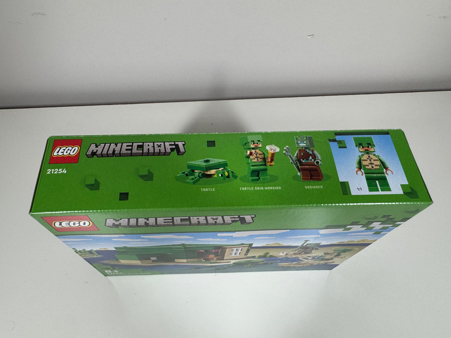 LEGO® 21254 Minecraft - Domek na plaży żółwi